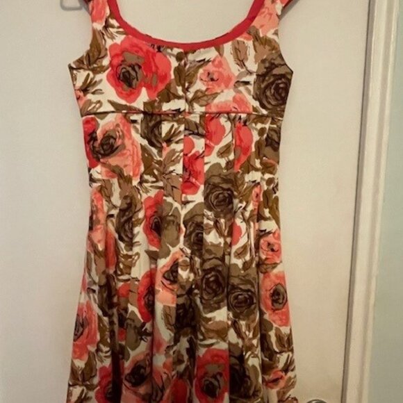 Dress - Picture 3 of 4